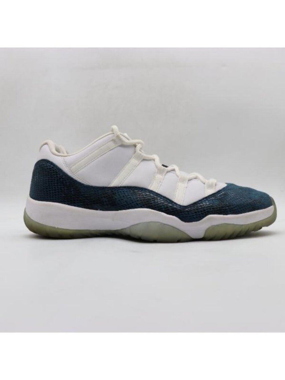 Nike Air Jordan 11 Men's Size 14 Retro Low Navy Snakeskin White Shoes CD6846-102